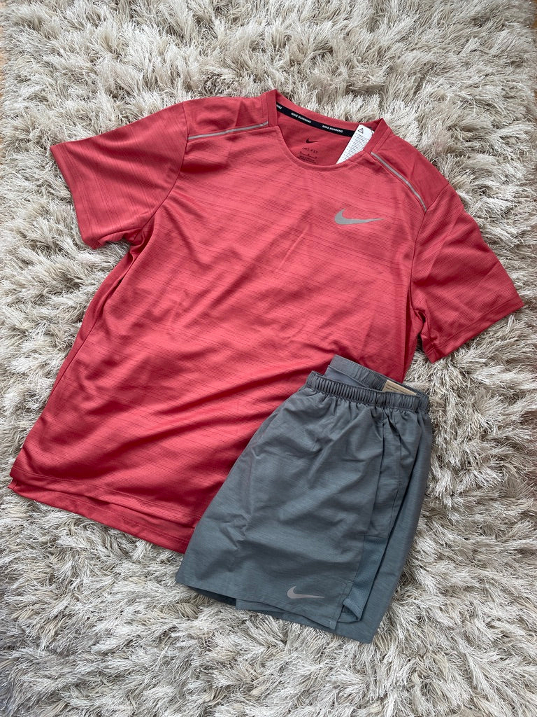 Nike Adobe Red Miler 1.0 T-shirt