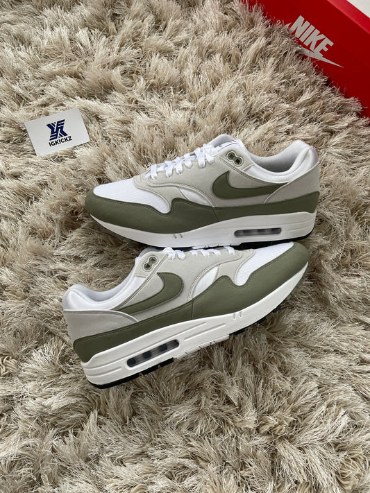 Nike Air Max 1 Light Army