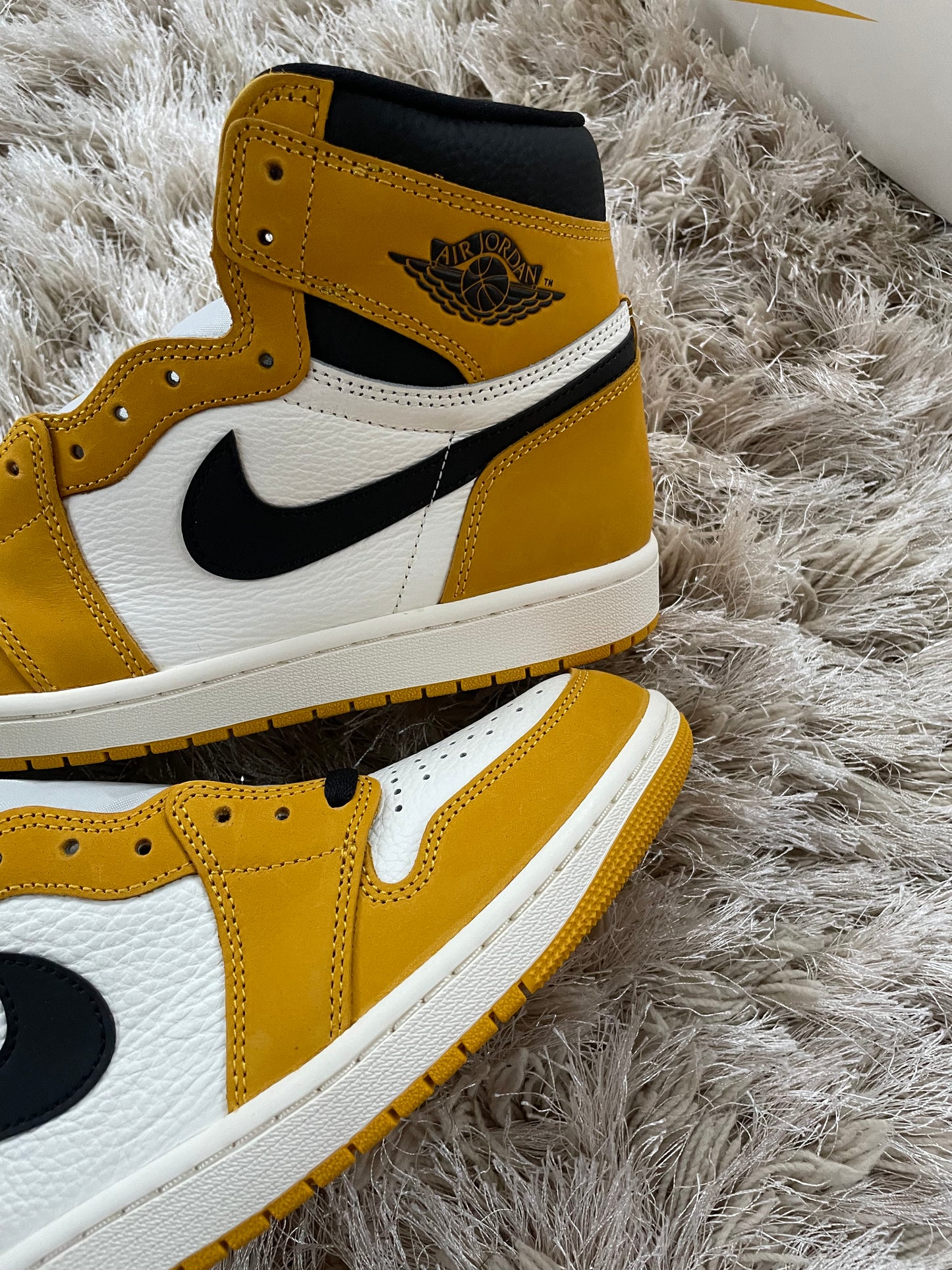 Air Jordan 1 High Yellow Ochre