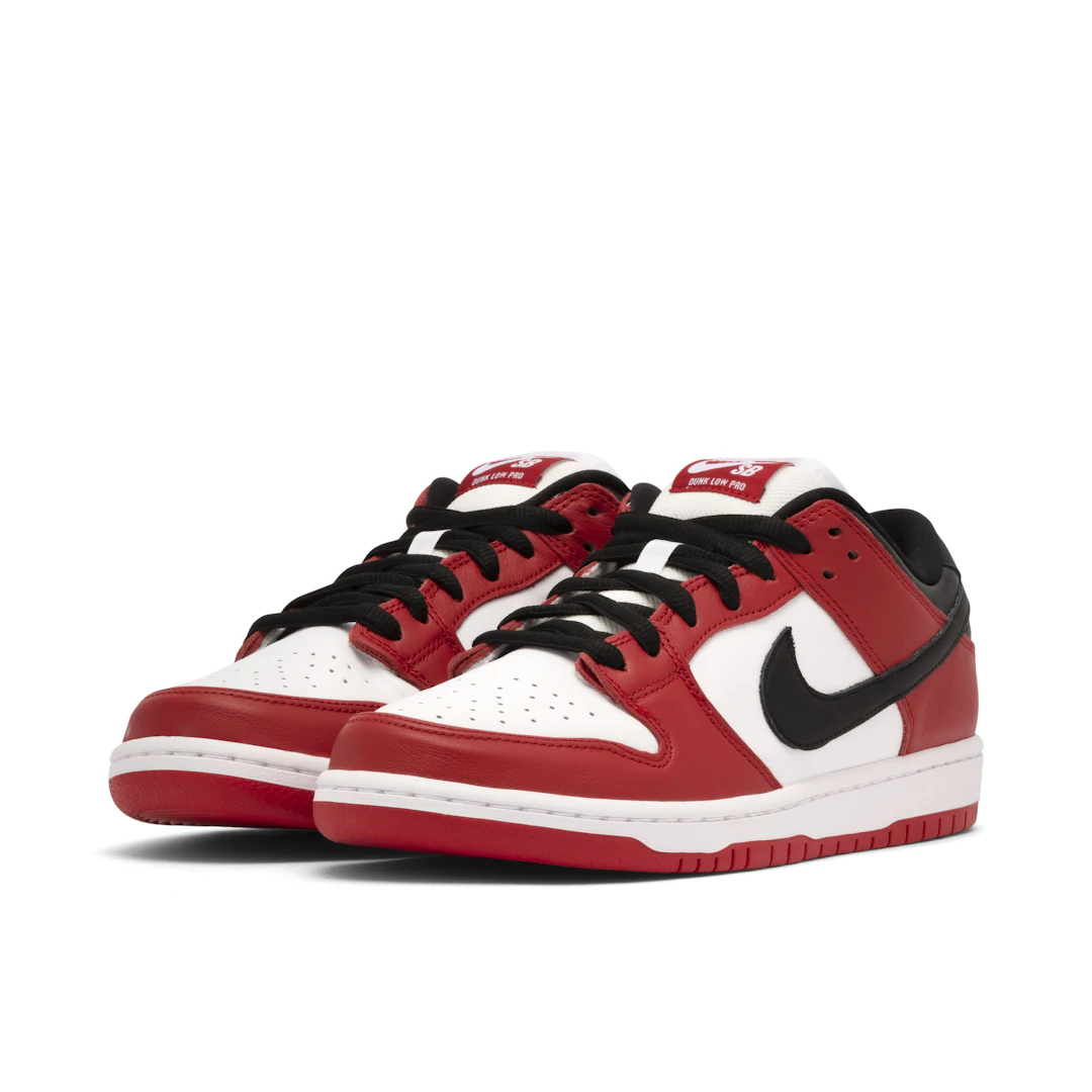 NIKE SB DUNK LOW CHICAGO